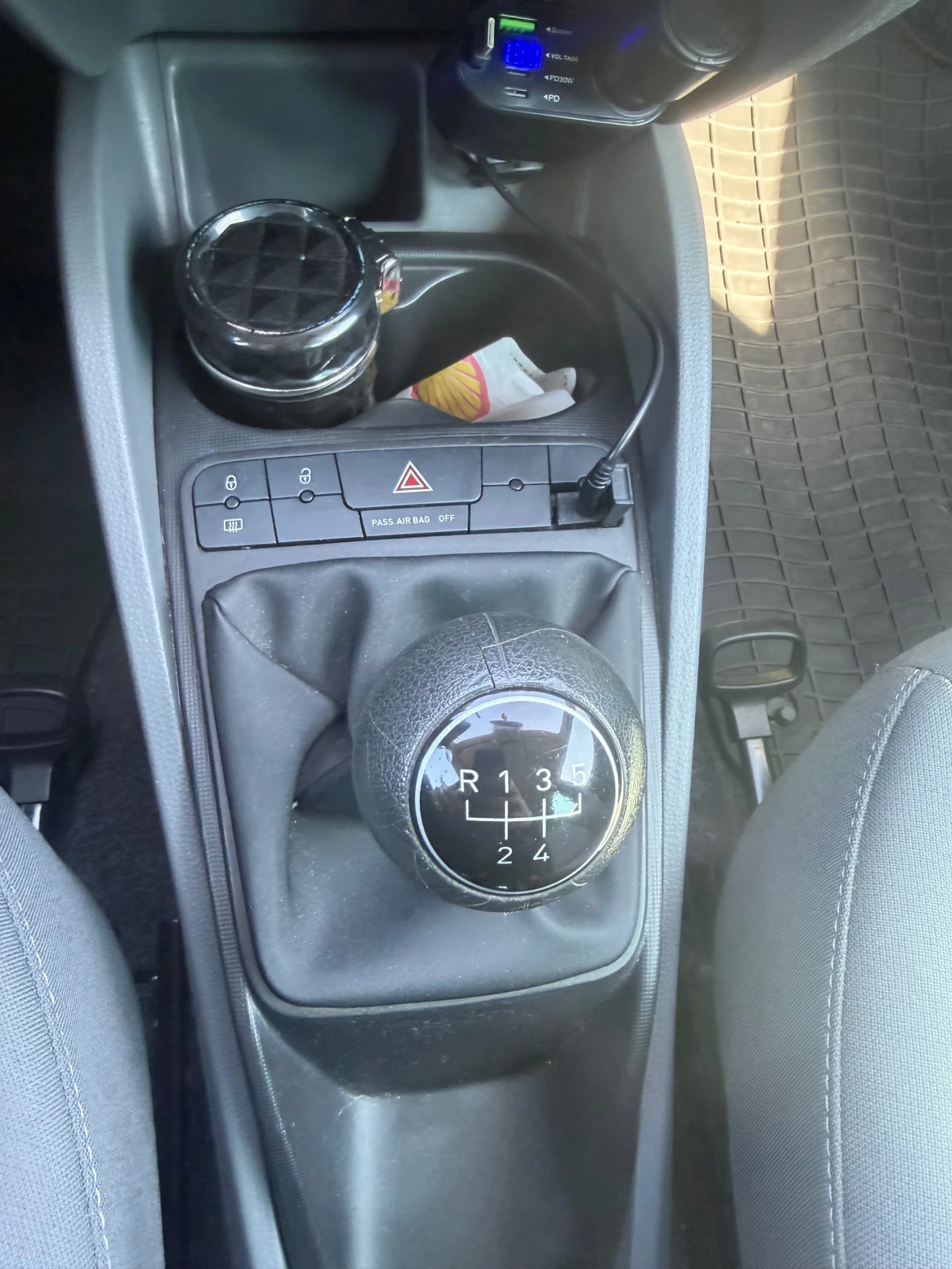 Seat Ibiza 1.6 TDI, снимка 10 - Автомобили и джипове - 53750342