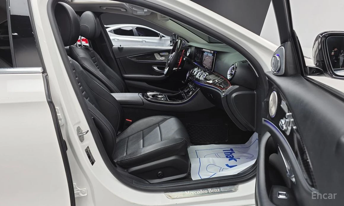 Mercedes-Benz E 300, снимка 10 - Автомобили и джипове - 53954479