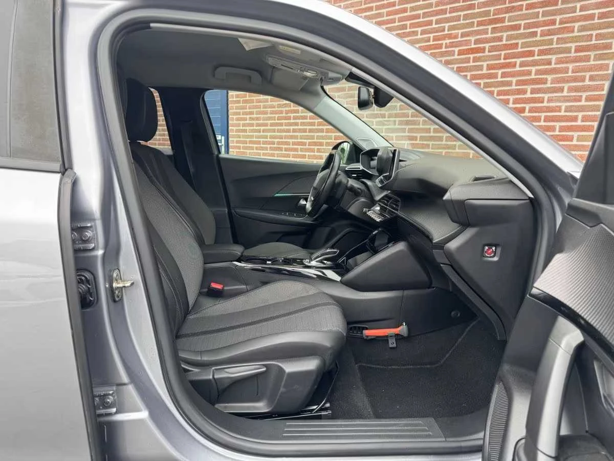 Peugeot 2008 Electric  ALLURE 50KW 91% SOH, снимка 12 - Автомобили и джипове - 54196520