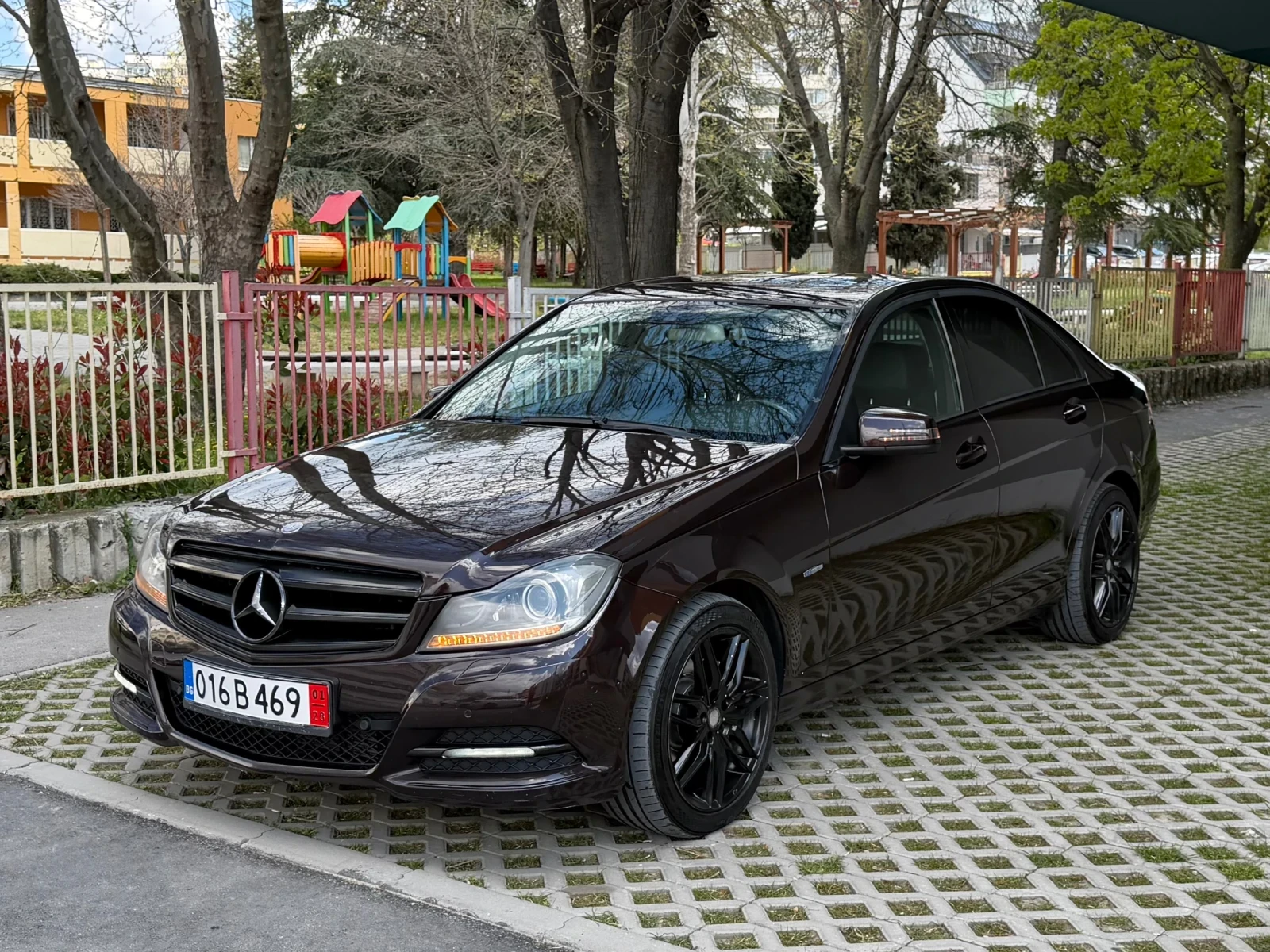 Mercedes-Benz C 300 Facelift, снимка 3 - Автомобили и джипове - 54260400