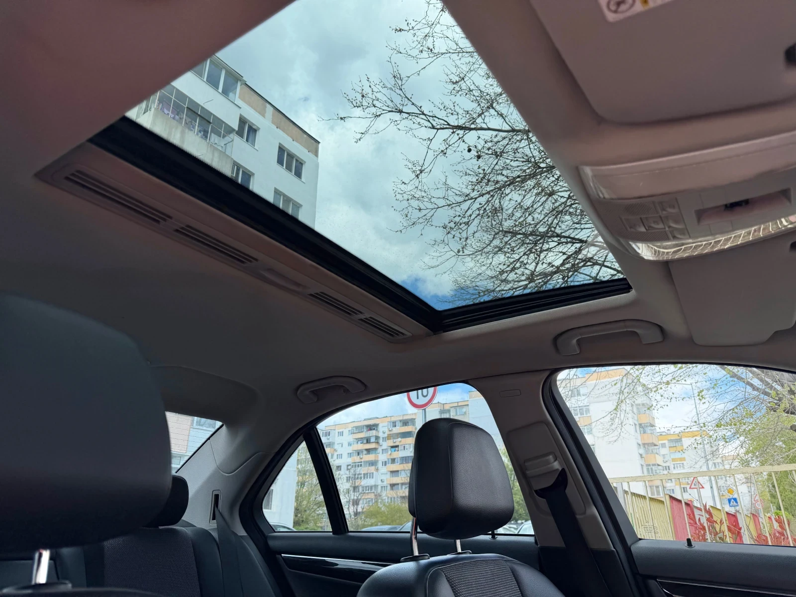 Mercedes-Benz C 300 Facelift, снимка 11 - Автомобили и джипове - 54260400