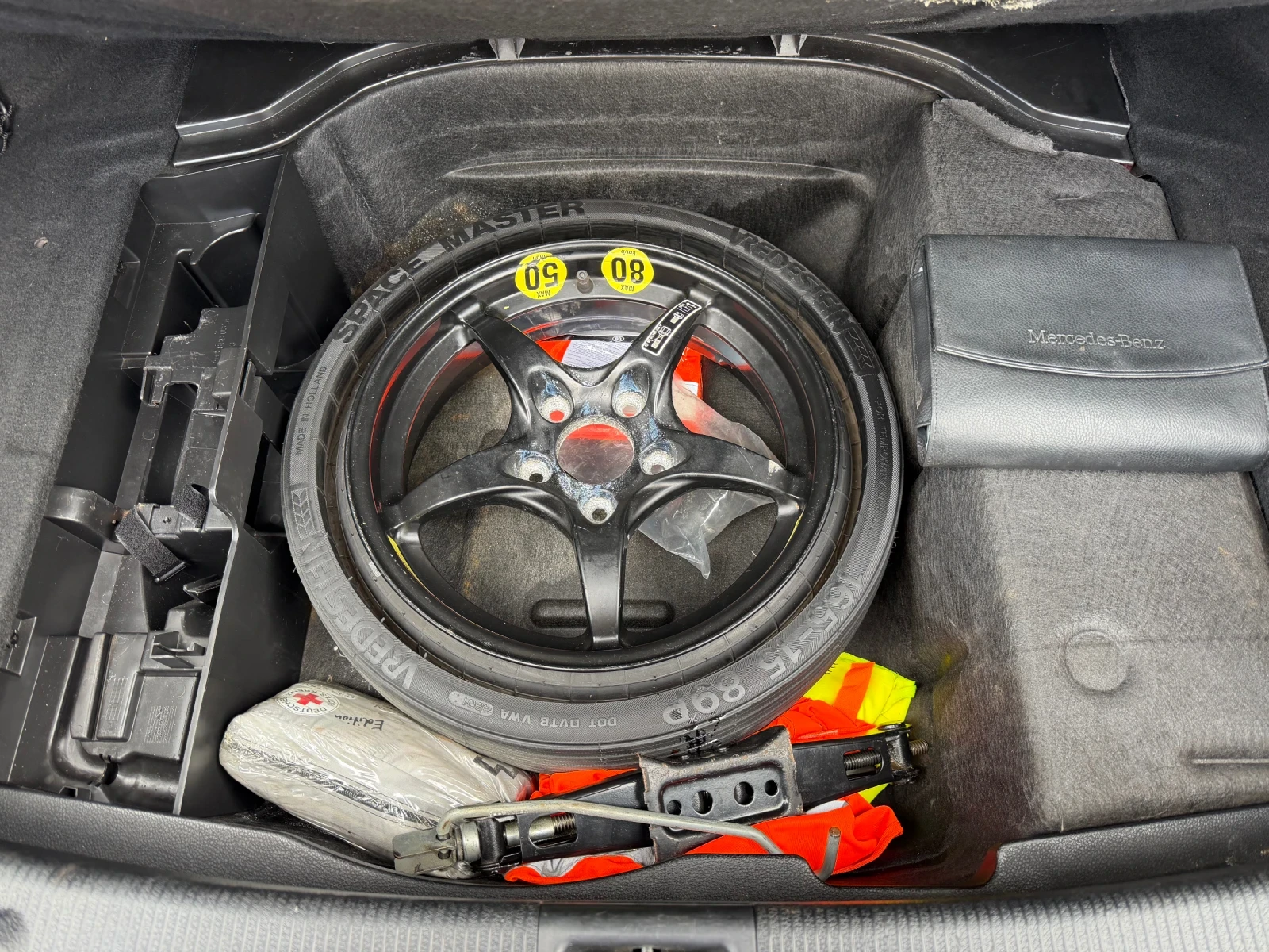 Mercedes-Benz C 300 Facelift, снимка 15 - Автомобили и джипове - 54260400