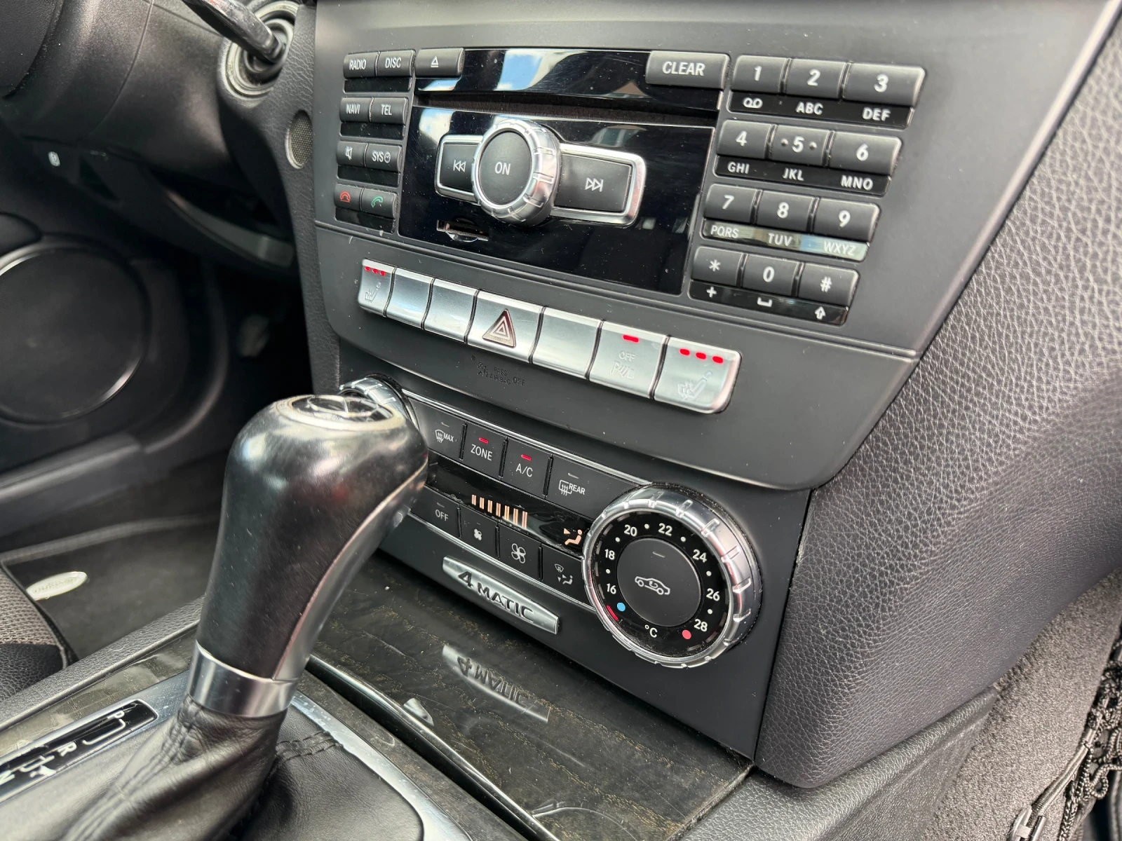 Mercedes-Benz C 300 Facelift, снимка 10 - Автомобили и джипове - 54260400