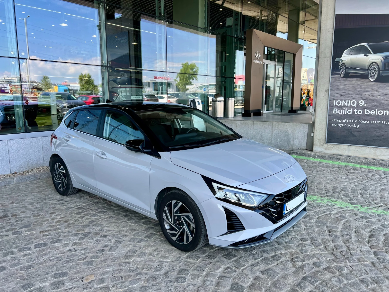 Hyundai I20 Exclusive T-GDI (сив с черен покрив), BOSE