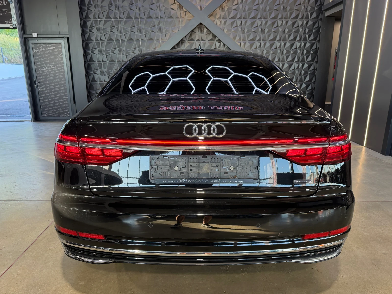 Audi A8 60 TFSI LONG PLUG-IN  * FULL Екстри* HEAD UP* B&O*, снимка 4 - Автомобили и джипове - 55097311
