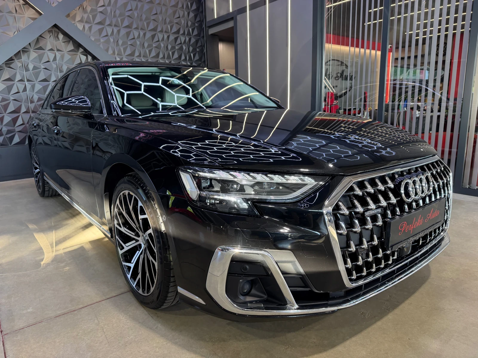 Audi A8 60 TFSI LONG PLUG-IN  * FULL Екстри* HEAD UP* B&O*