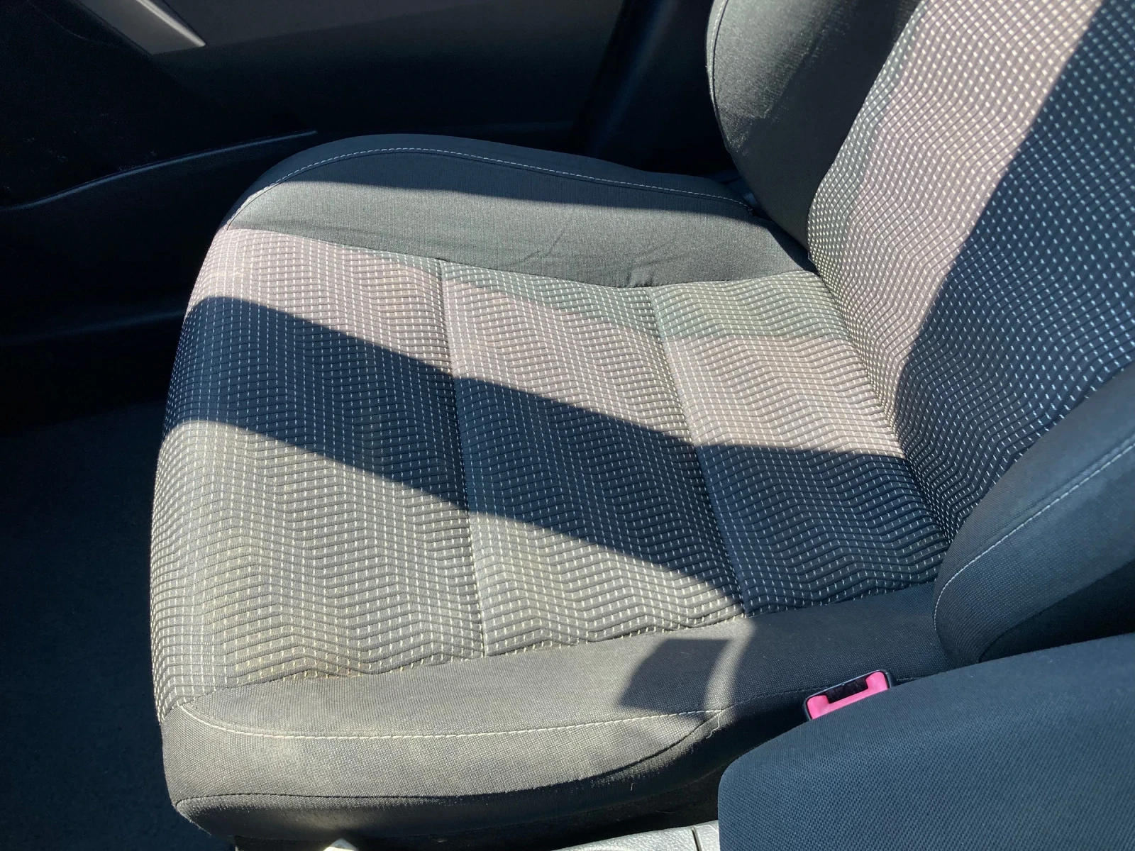 Toyota Auris 1.8 Hibrid 126000km Avtomat, снимка 12 - Автомобили и джипове - 55574417