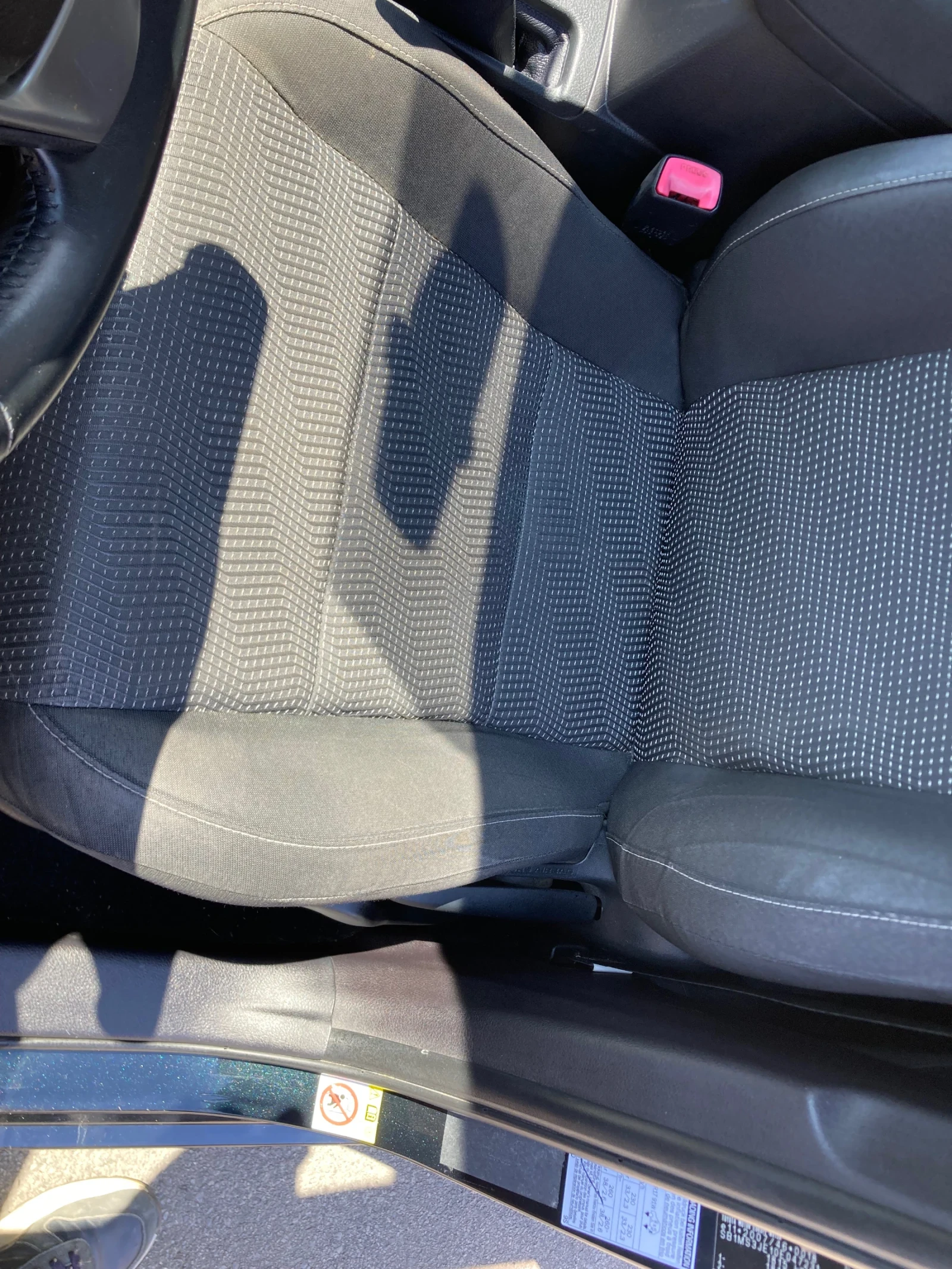 Toyota Auris 1.8 Hibrid 126000km Avtomat, снимка 8 - Автомобили и джипове - 55574417