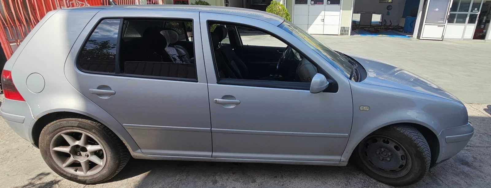 VW Golf, снимка 2 - Автомобили и джипове - 55665795