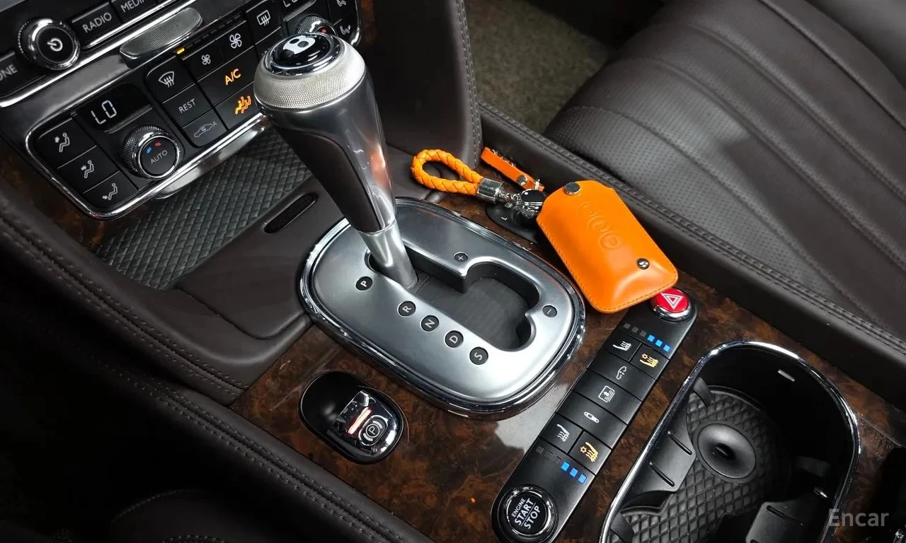 Bentley Flying Spur 4.0 , снимка 9 - Автомобили и джипове - 55879626