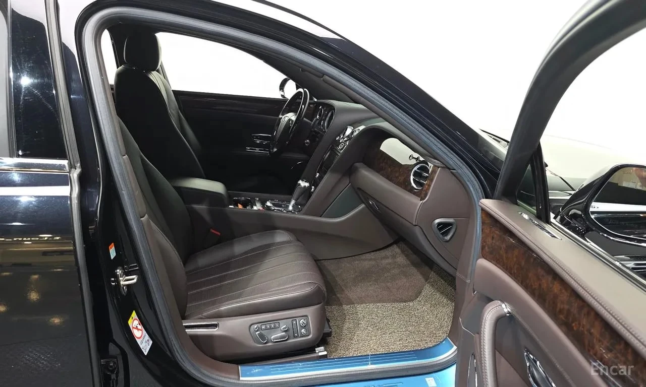 Bentley Flying Spur 4.0 , снимка 11 - Автомобили и джипове - 55879626