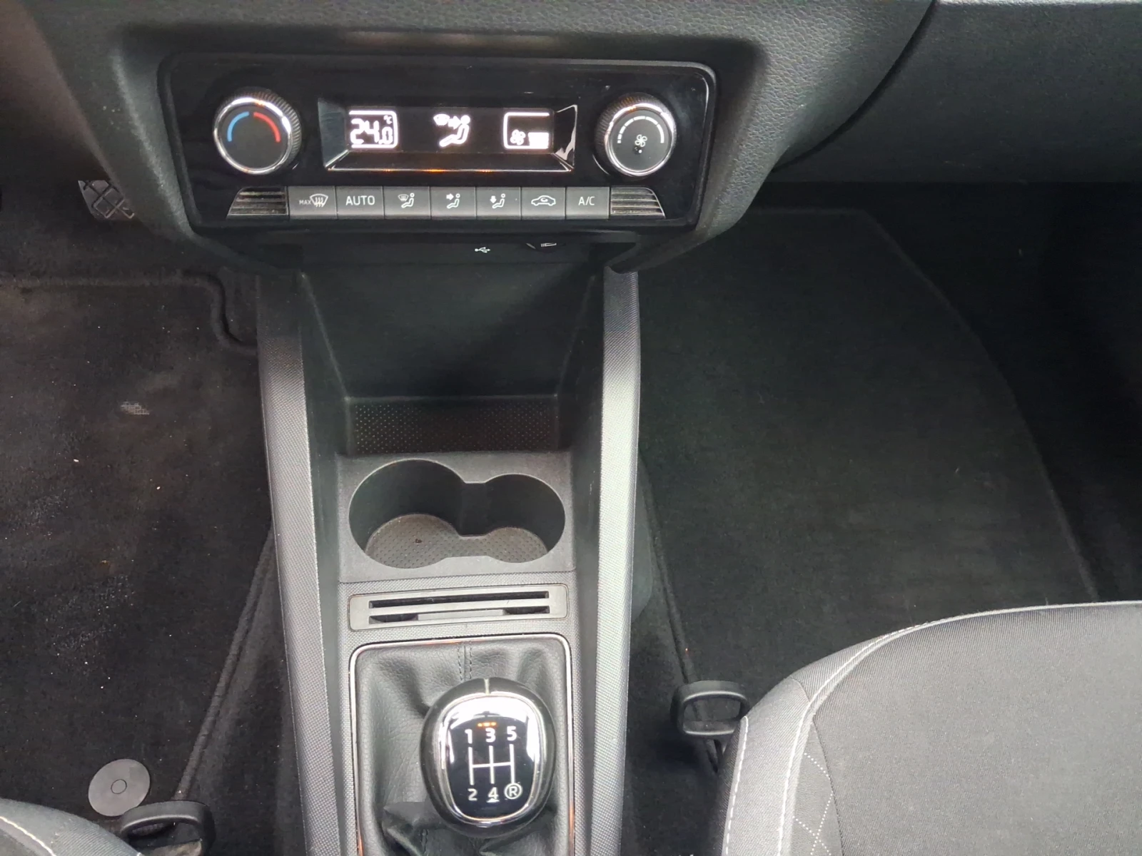Skoda Fabia ������� 1, 0 MPI , 60 �.�., 5� | Mobile.bg � ����������� 14