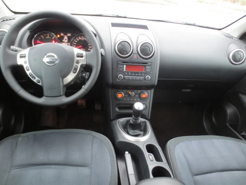 Nissan Qashqai 1.5 dci, снимка 13 - Автомобили и джипове - 47553009