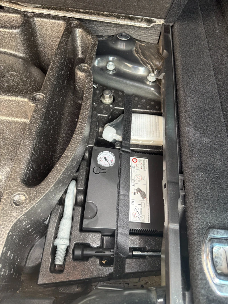 VW Touareg TDI, снимка 17 - Автомобили и джипове - 51621472