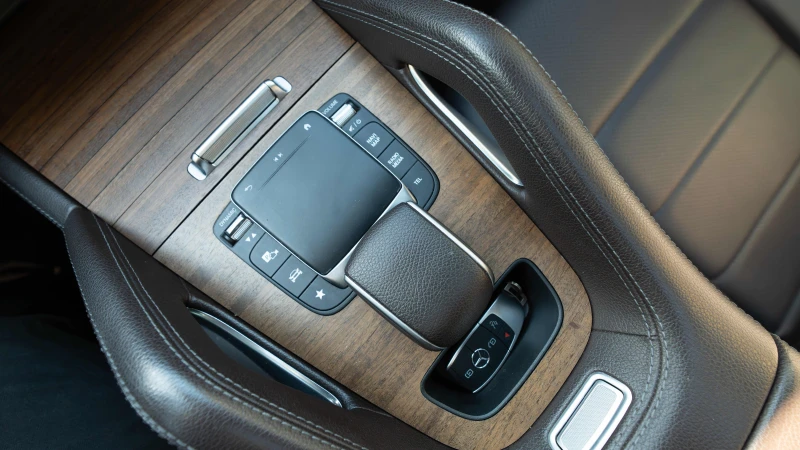 Mercedes-Benz GLE 350 AMG* PACK* BURMESTER* 360КАМЕРА* LANE* ASSIST, снимка 10 - Автомобили и джипове - 53180848