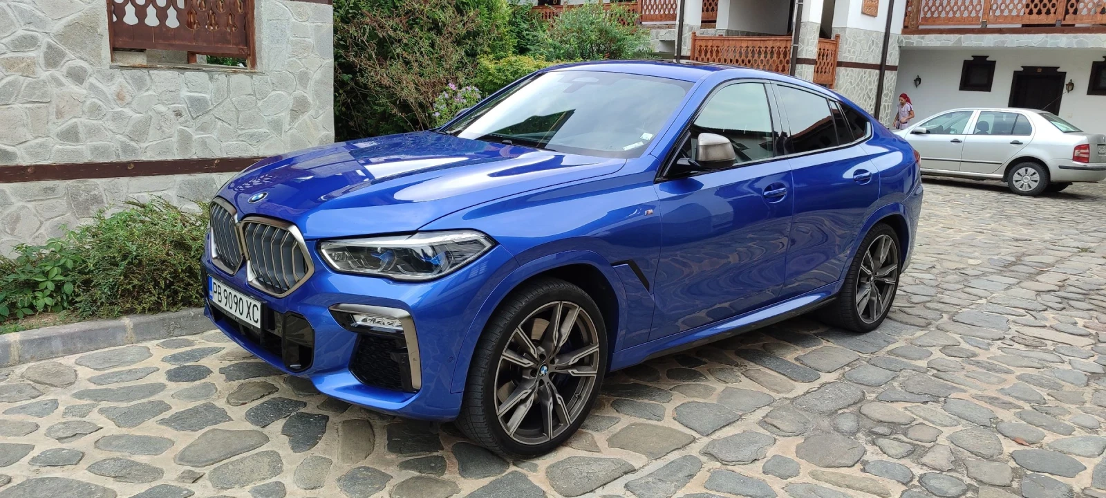 BMW X6 M50D - изображение 3