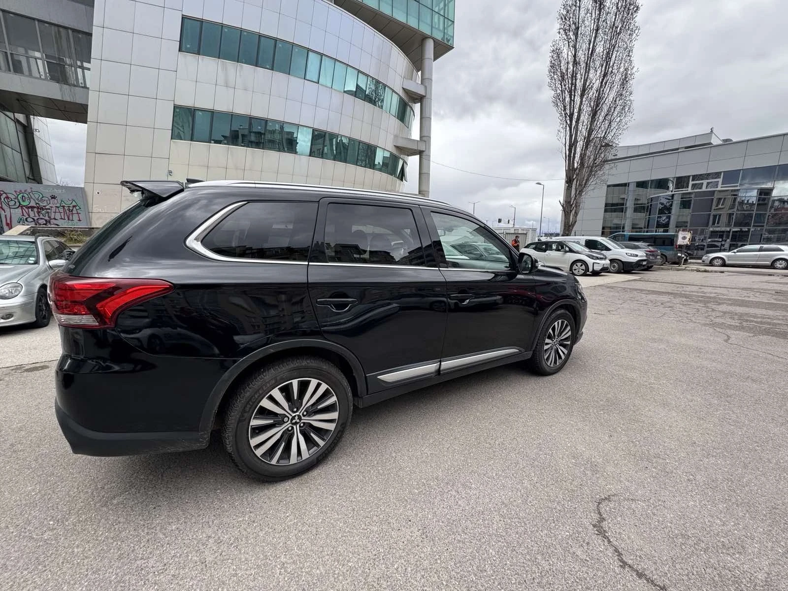 Mitsubishi Outlander Intense+ , снимка 4 - Автомобили и джипове - 54081363