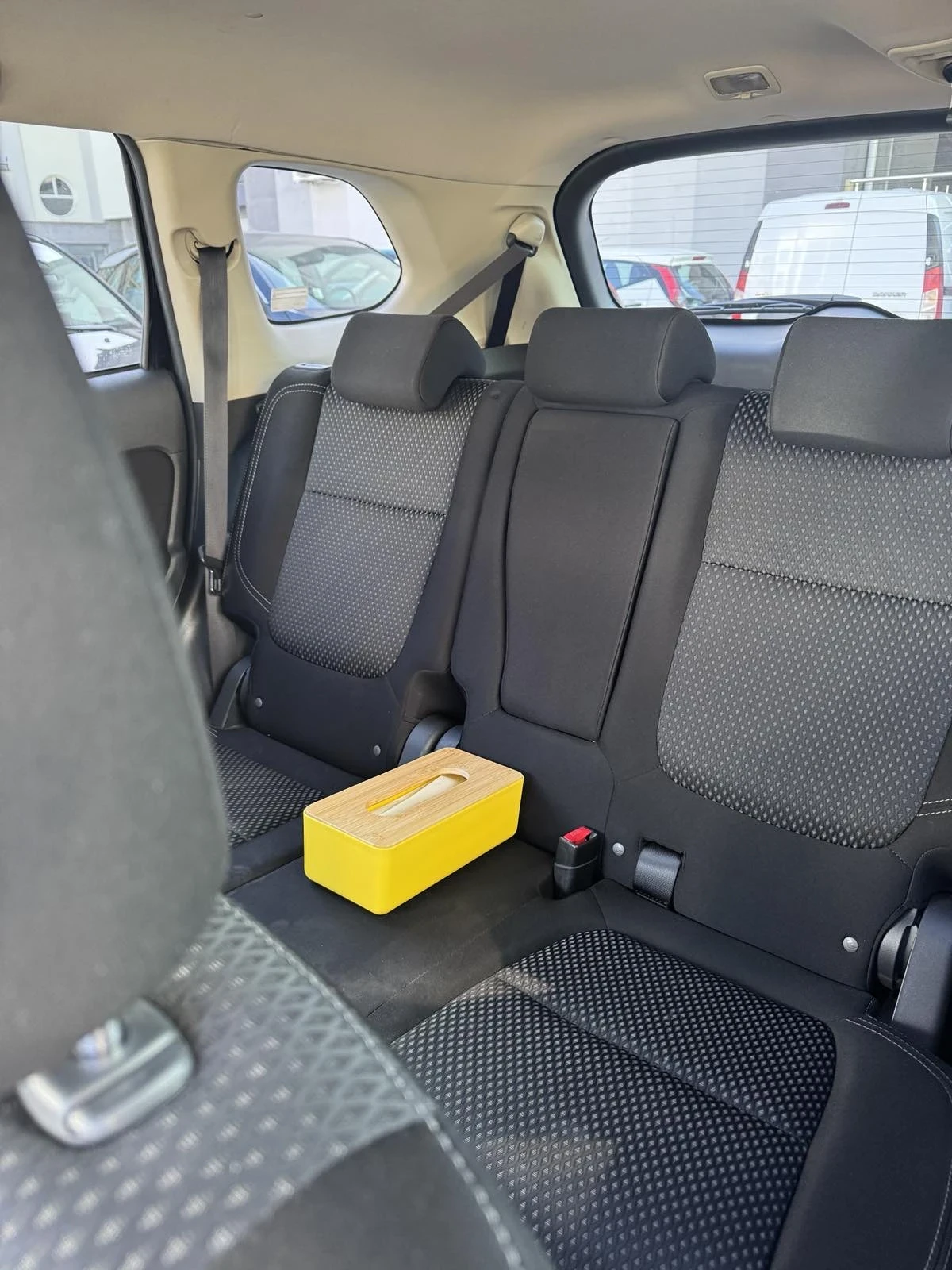 Mitsubishi Outlander Intense+ , снимка 9 - Автомобили и джипове - 54081363