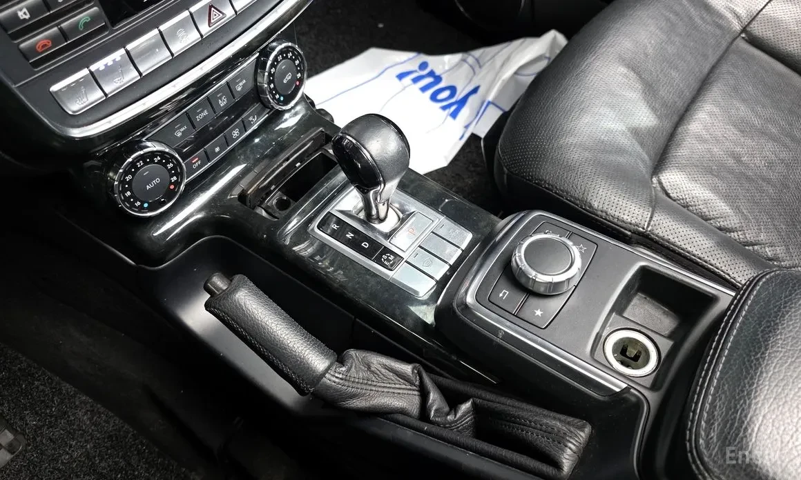 Mercedes-Benz G 350 AMG-PACK / 4MATIC , снимка 13 - Автомобили и джипове - 54314135