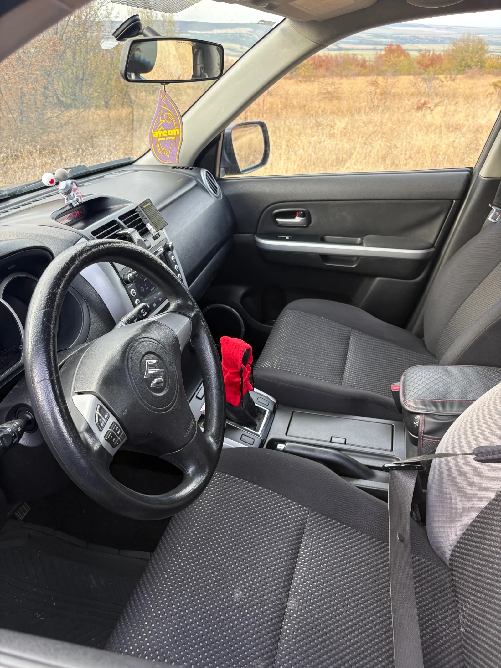Suzuki Grand vitara 1.9, снимка 7 - Автомобили и джипове - 54338592
