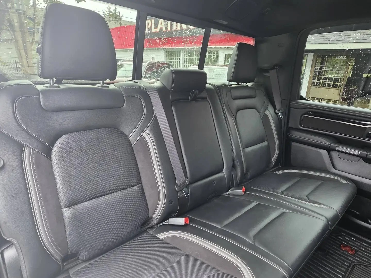 Dodge RAM 1500 REBEL* 2022* 5.7 HEMI V8* CREW CAB* КРАЙНА ЦЕНА* 4, снимка 15 - Автомобили и джипове - 56239346