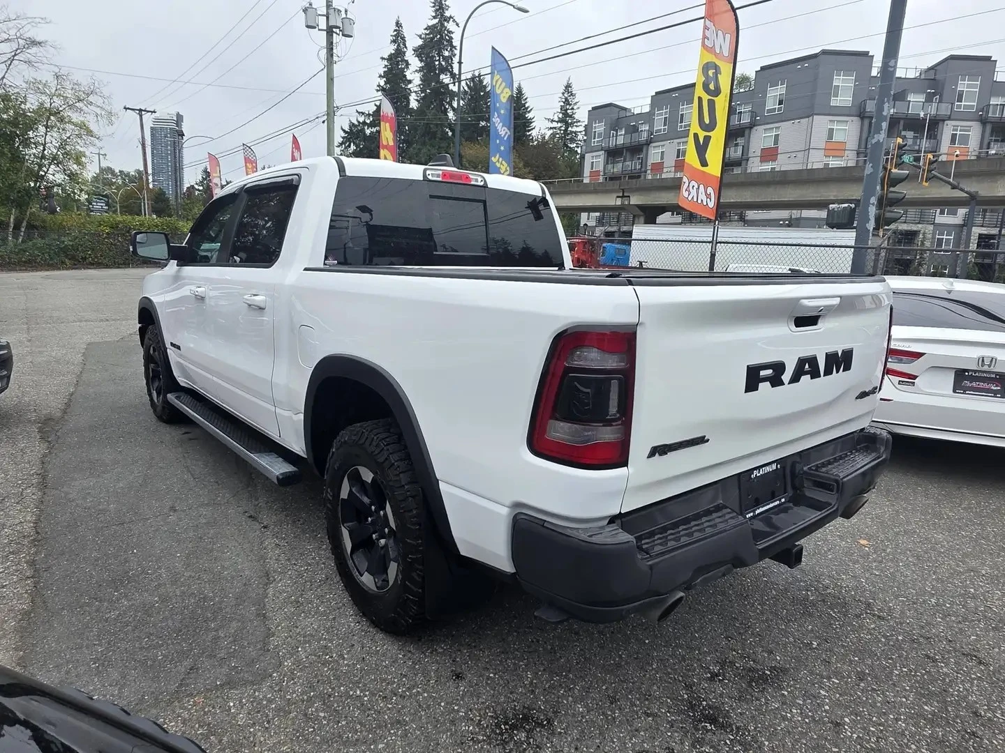 Dodge RAM 1500 REBEL* 2022* 5.7 HEMI V8* CREW CAB* КРАЙНА ЦЕНА* 4, снимка 7 - Автомобили и джипове - 56239346
