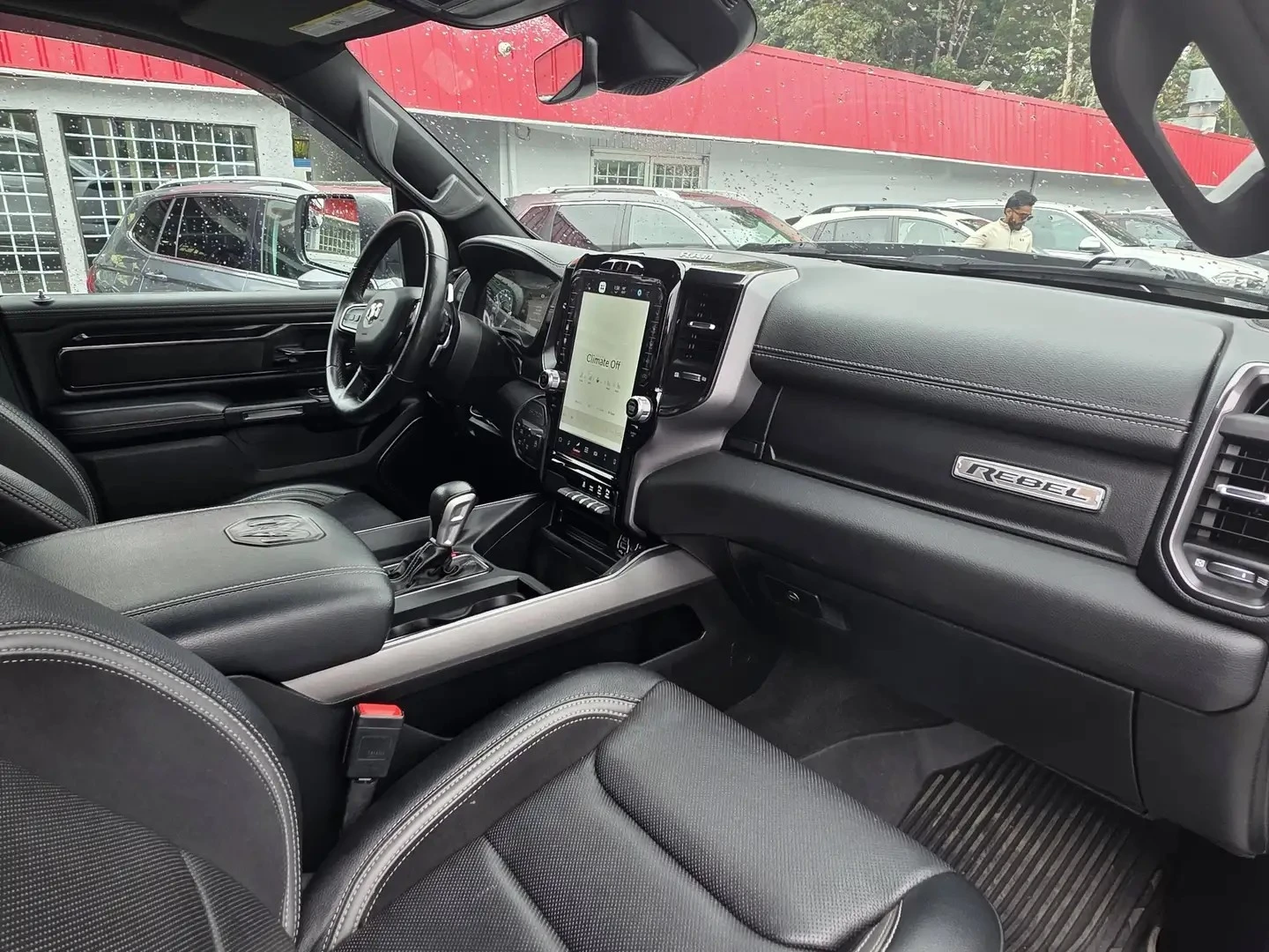 Dodge RAM 1500 REBEL* 2022* 5.7 HEMI V8* CREW CAB* КРАЙНА ЦЕНА* 4, снимка 12 - Автомобили и джипове - 56239346