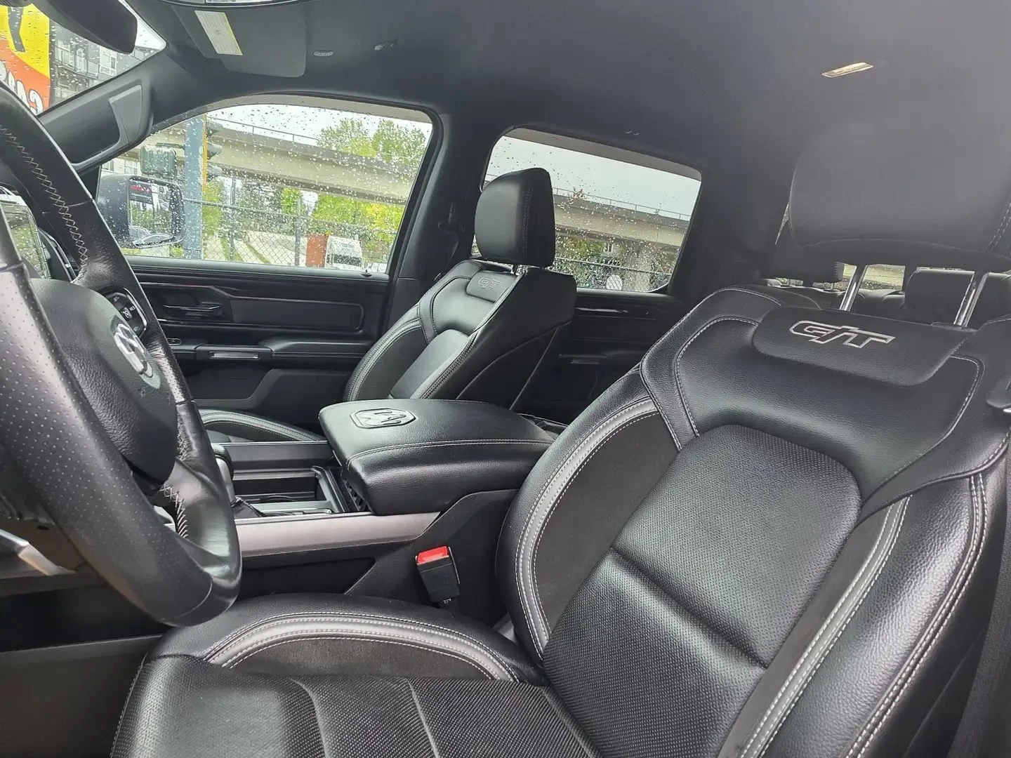 Dodge RAM 1500 REBEL* 2022* 5.7 HEMI V8* CREW CAB* КРАЙНА ЦЕНА* 4, снимка 11 - Автомобили и джипове - 56239346