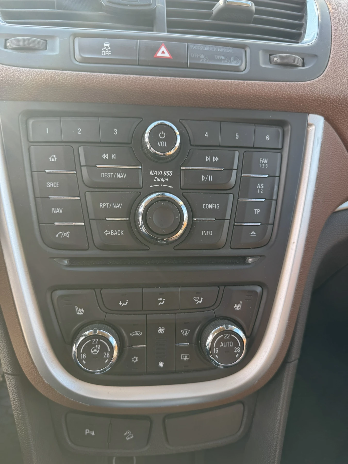 Opel Mokka 1.4T Cosmo, снимка 15 - Автомобили и джипове - 56521911