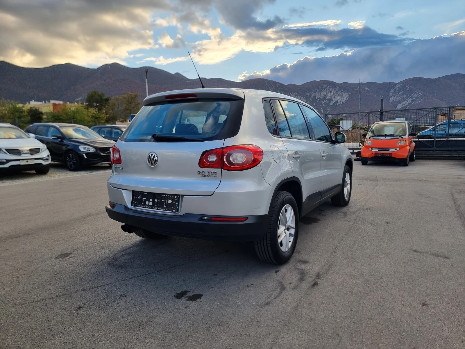 VW Tiguan 2.0TDI, снимка 6 - Автомобили и джипове - 56541384