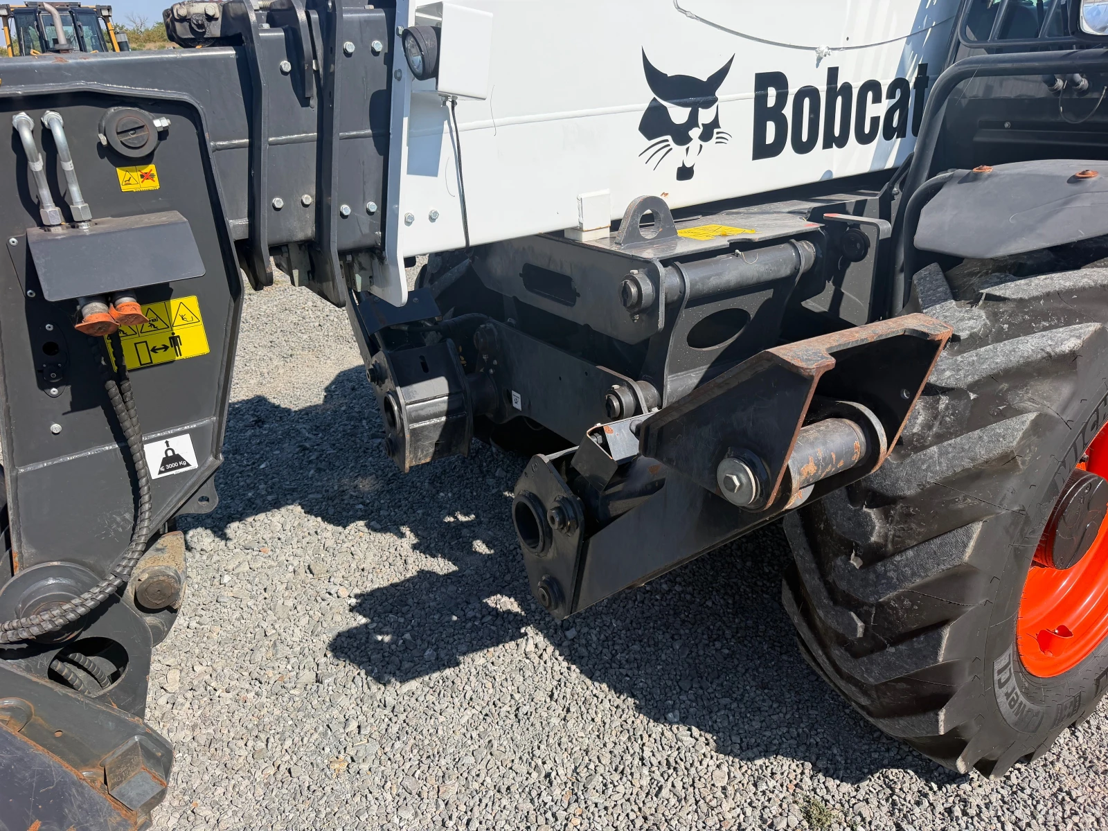 Телескопични товарачи Bobcat T40.180 SLPB С ТРУ УРЕДА ЛИЗИНГ, снимка 7 - Индустриална техника - 55799862