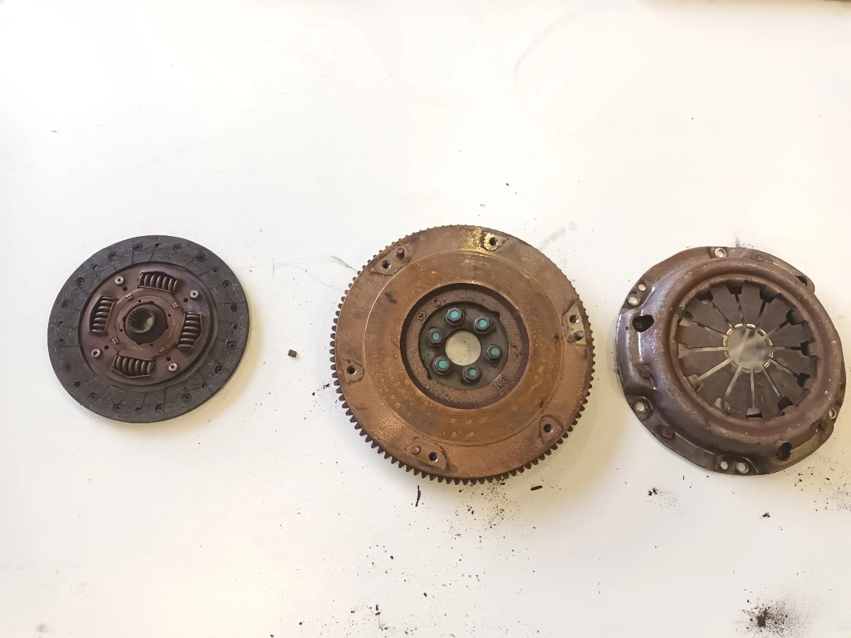      1.3 44  | Mobile.bg   1