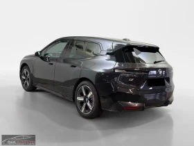 BMW iX xDrive40/326HP/SPORT/CAM/HUD/AHK/H&K/KLESS/236q, снимка 3