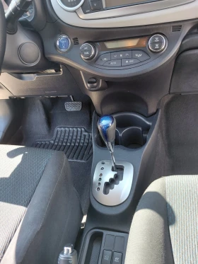 Toyota Yaris Бензин-Хибрид - Автомат -Нова , снимка 10