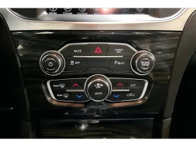 Chrysler 300c * Touring | V6 | Heated Seats | Navigation * CARFA - 19900 € / 38921.02 лв. - 45275256 12