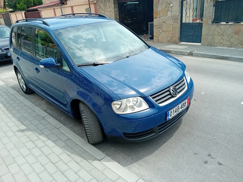 VW Touran 1.6 Бензин 102 кс, снимка 2 - Автомобили и джипове - 47944088