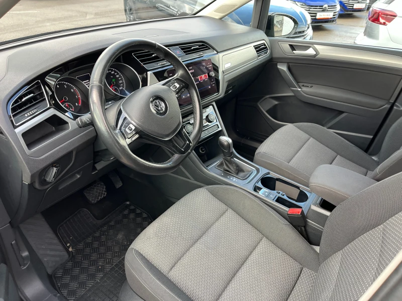 VW Touran 1.5 TSI , снимка 2 - Автомобили и джипове - 48293083