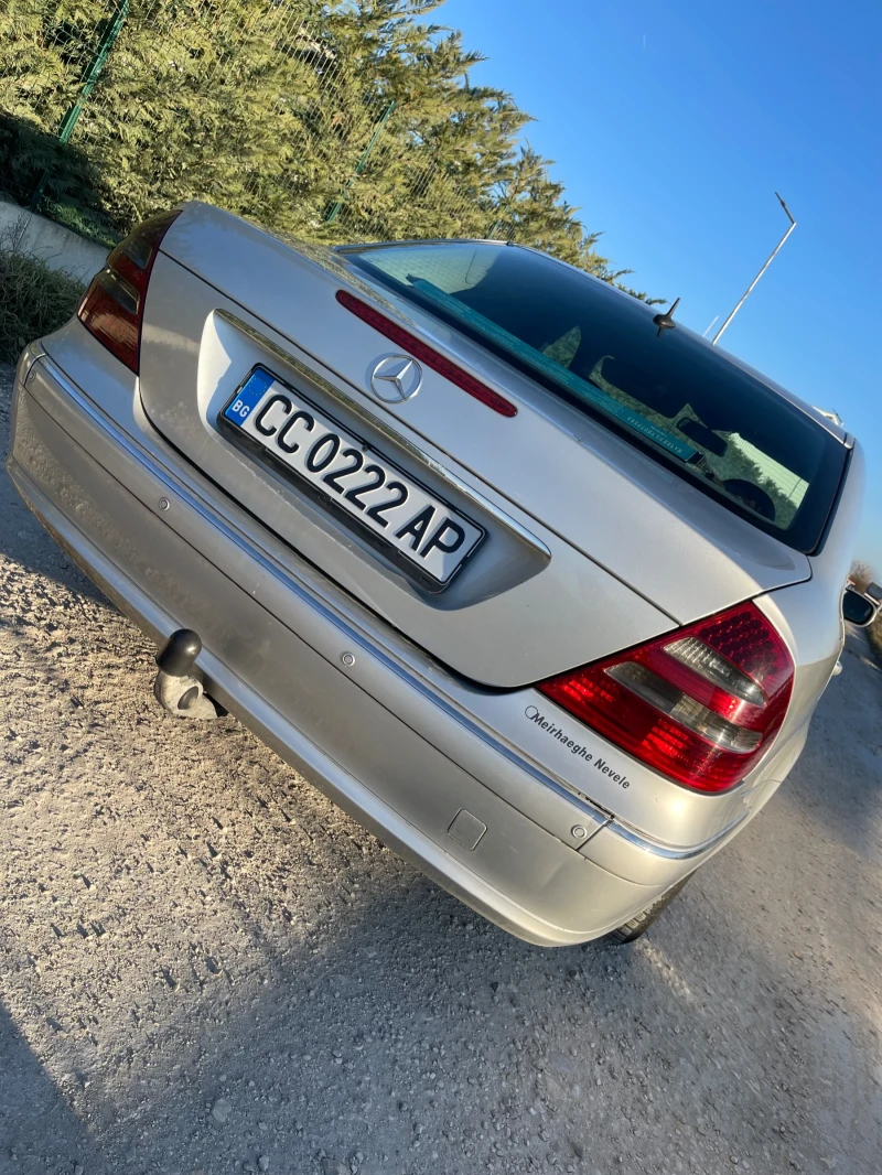 Mercedes-Benz E 220, снимка 5 - Автомобили и джипове - 49218723