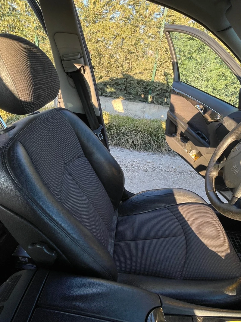 Mercedes-Benz E 220, снимка 13 - Автомобили и джипове - 49218723