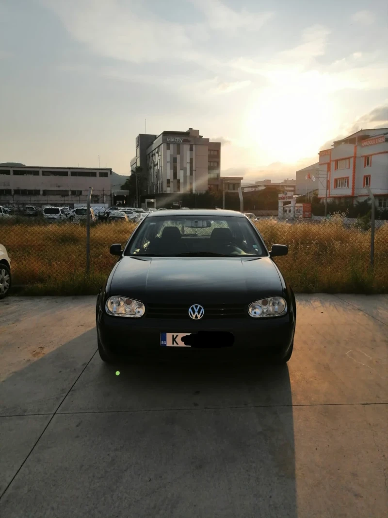 VW Golf, снимка 1 - Автомобили и джипове - 49308538