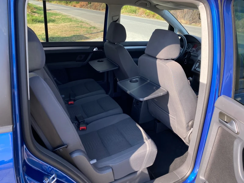 VW Touran 2.0TDI, снимка 11 - Автомобили и джипове - 52807782