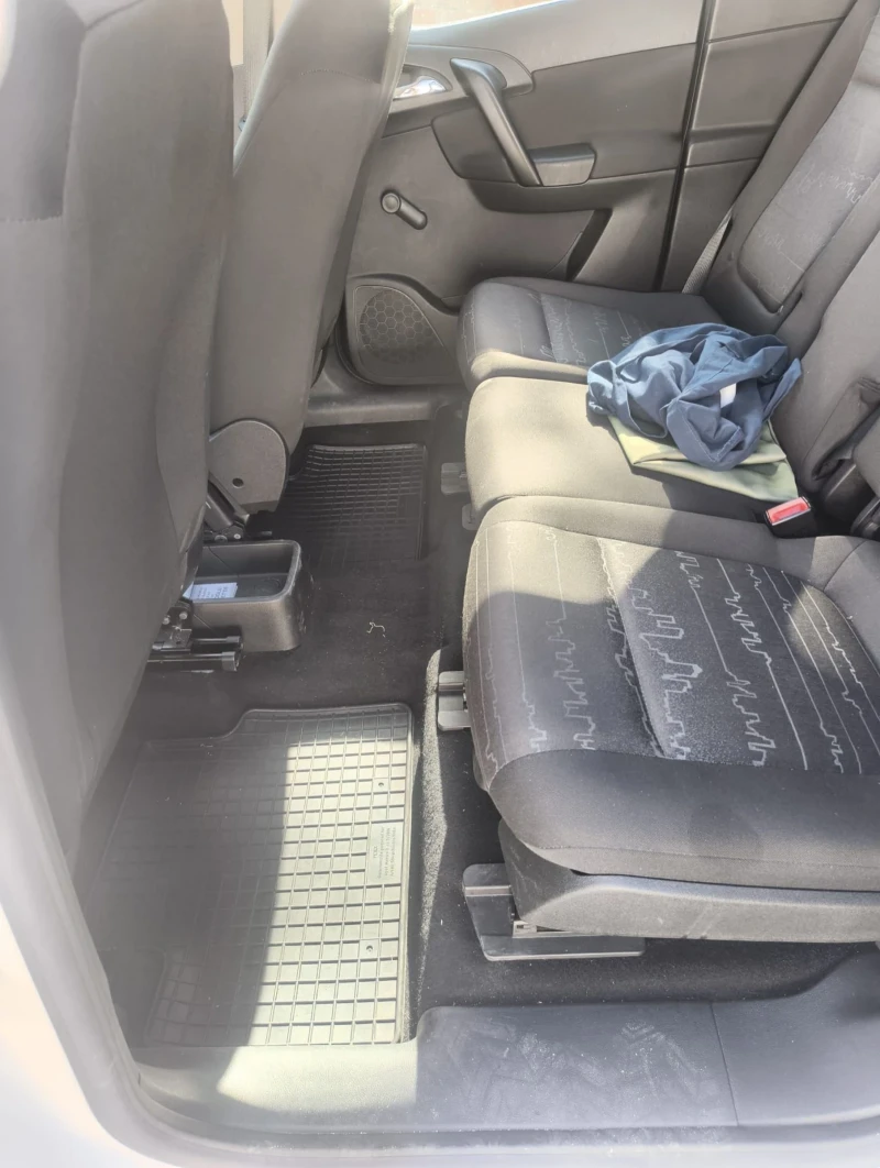 Opel Meriva, снимка 10 - Автомобили и джипове - 52215728