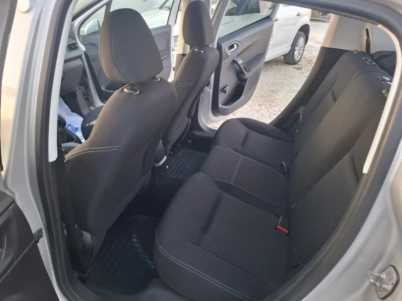 Peugeot 208, снимка 10 - Автомобили и джипове - 52458354