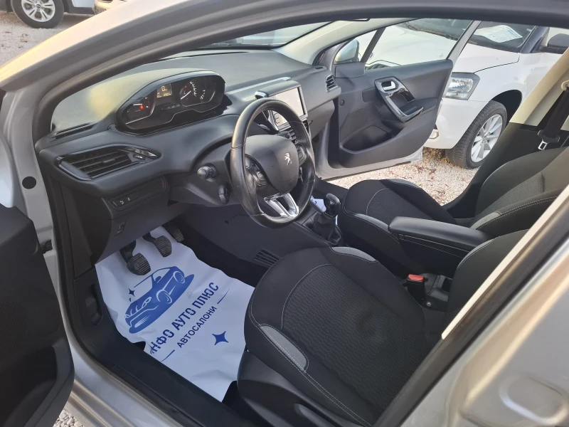Peugeot 208, снимка 9 - Автомобили и джипове - 52458354