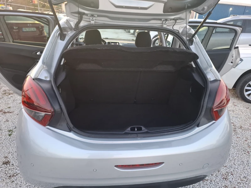 Peugeot 208, снимка 15 - Автомобили и джипове - 52458354