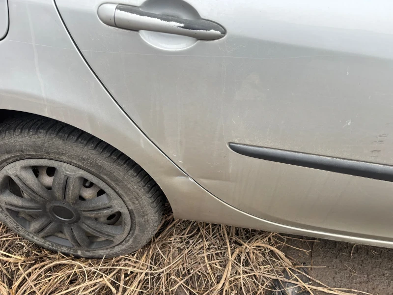 Renault Clio, снимка 7 - Автомобили и джипове - 53275913