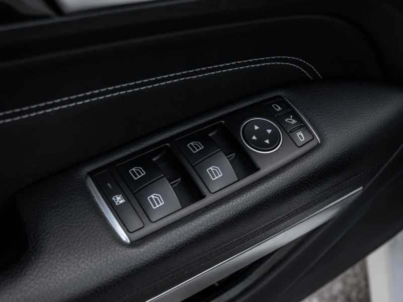 Mercedes-Benz E 400 Cabriolet* АвтоКредит* (ЦЕНА ДО БГ), снимка 11 - Автомобили и джипове - 53467515