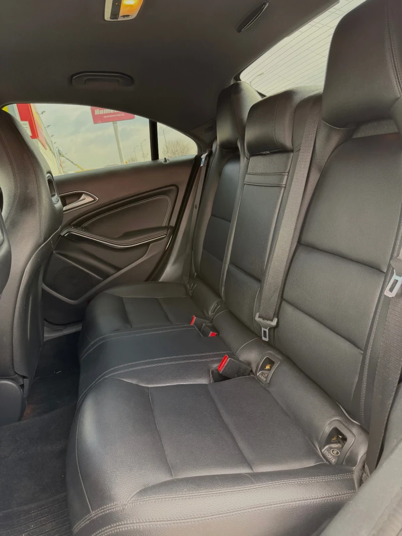 Mercedes-Benz CLA 220, снимка 9 - Автомобили и джипове - 53470501