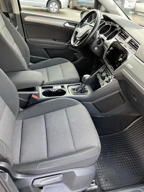 VW Touran 1.5 TSI , снимка 10 - Автомобили и джипове - 48293083