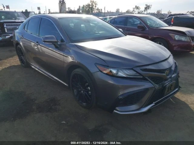 Toyota Camry, снимка 1 - Автомобили и джипове - 48758645